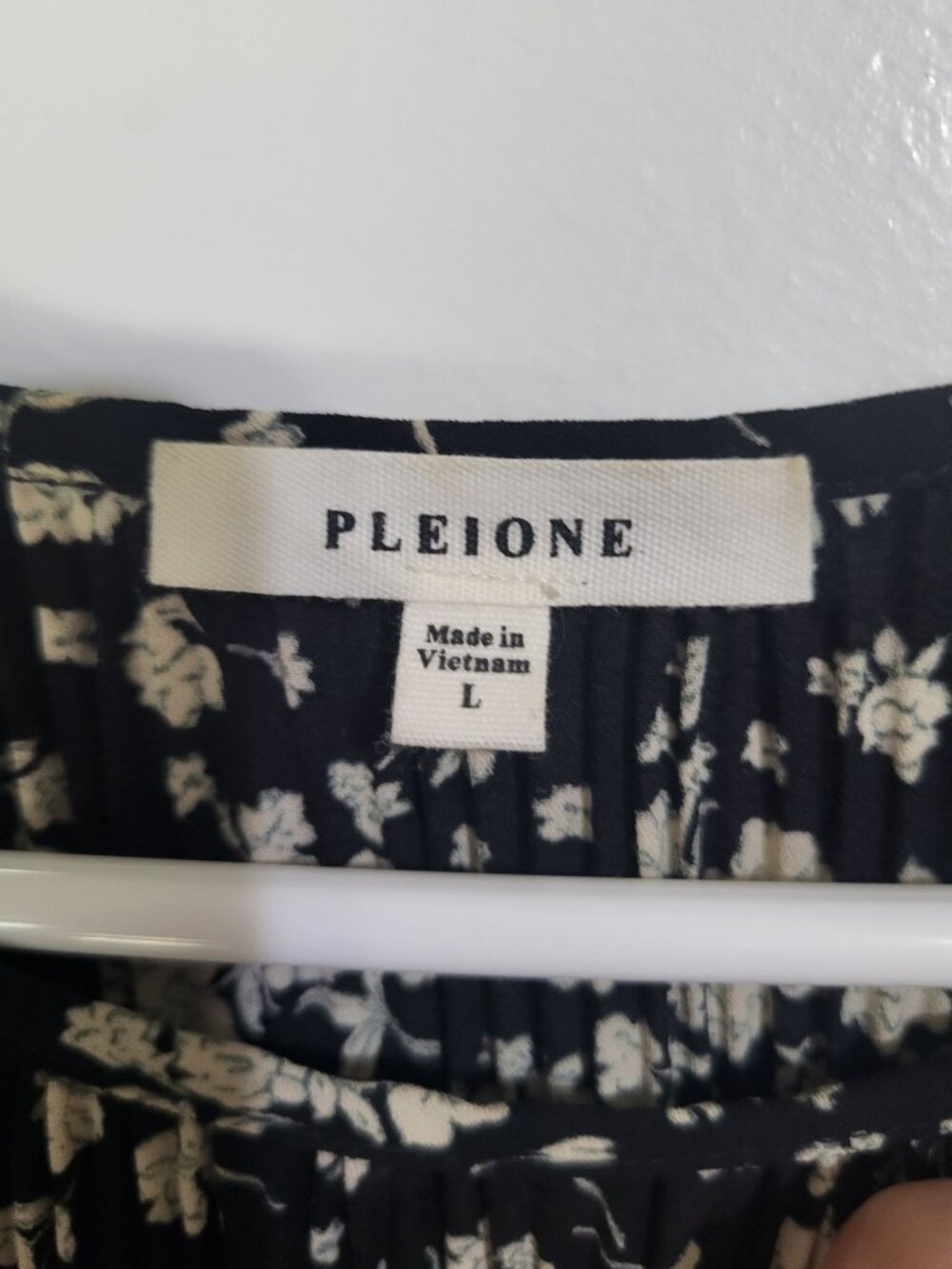 PLEIONE Women's LG Two Piece Set Sleeveless Ditsy Floral Pleated Wide Leg Black - Picture 4 of 9